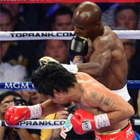 Bradley upsets Pacquiao on split decision