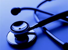 Two doctors suspended after death of patient