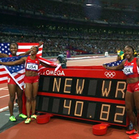 USA women set new WR in 4x100m final