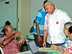 Students discuss TELS issues with PM