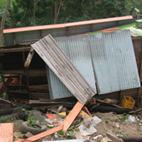 House collapses, family escapes