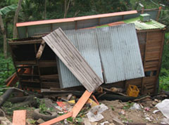 House collapses, family escapes