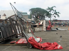 1 dead, 2 drowned, 2 missing