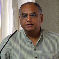 Advisor emphasizes importance of micro finance 