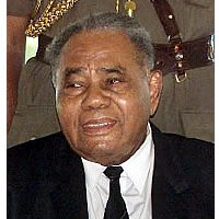 Fiji Contingent Presents “I Tautau” to President