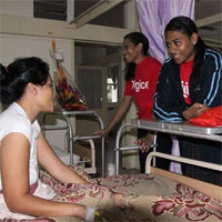 Fiji Pearls visit women in hospital