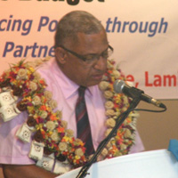 PM calls for non-selective economy