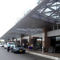 8 in custody over allegedly fake travel documents