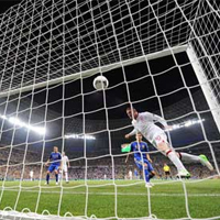 England and France make it through to last 8