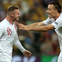 Rooney marks his return in style