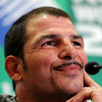 Lièvremont apologizes to team