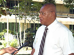 Karavaki Urges Commission to Step Down