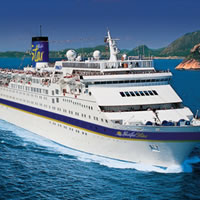 Cruise Liner visits Savusavu