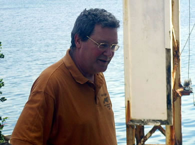 Downer Commends EU Stance