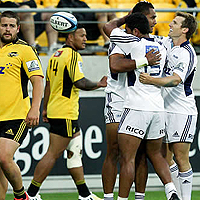 Blues shock Hurricanes