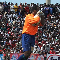 Teams struggle to get overseas players