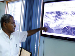 Heavy rain & strong winds will affect Fiji from tonight