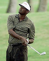 Singh makes good start in Scotland 