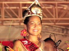 Miss Mai Life Magazine Drue Slatter crowned Miss Hibiscus