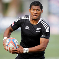 Naholo replaces Gillies Kaka