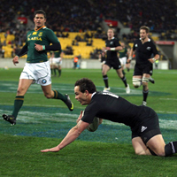 All Blacks hammer Springboks